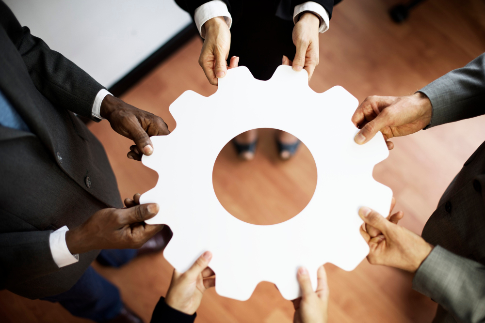 Crisis Management, Risk Leadership, and Stakeholder Relations